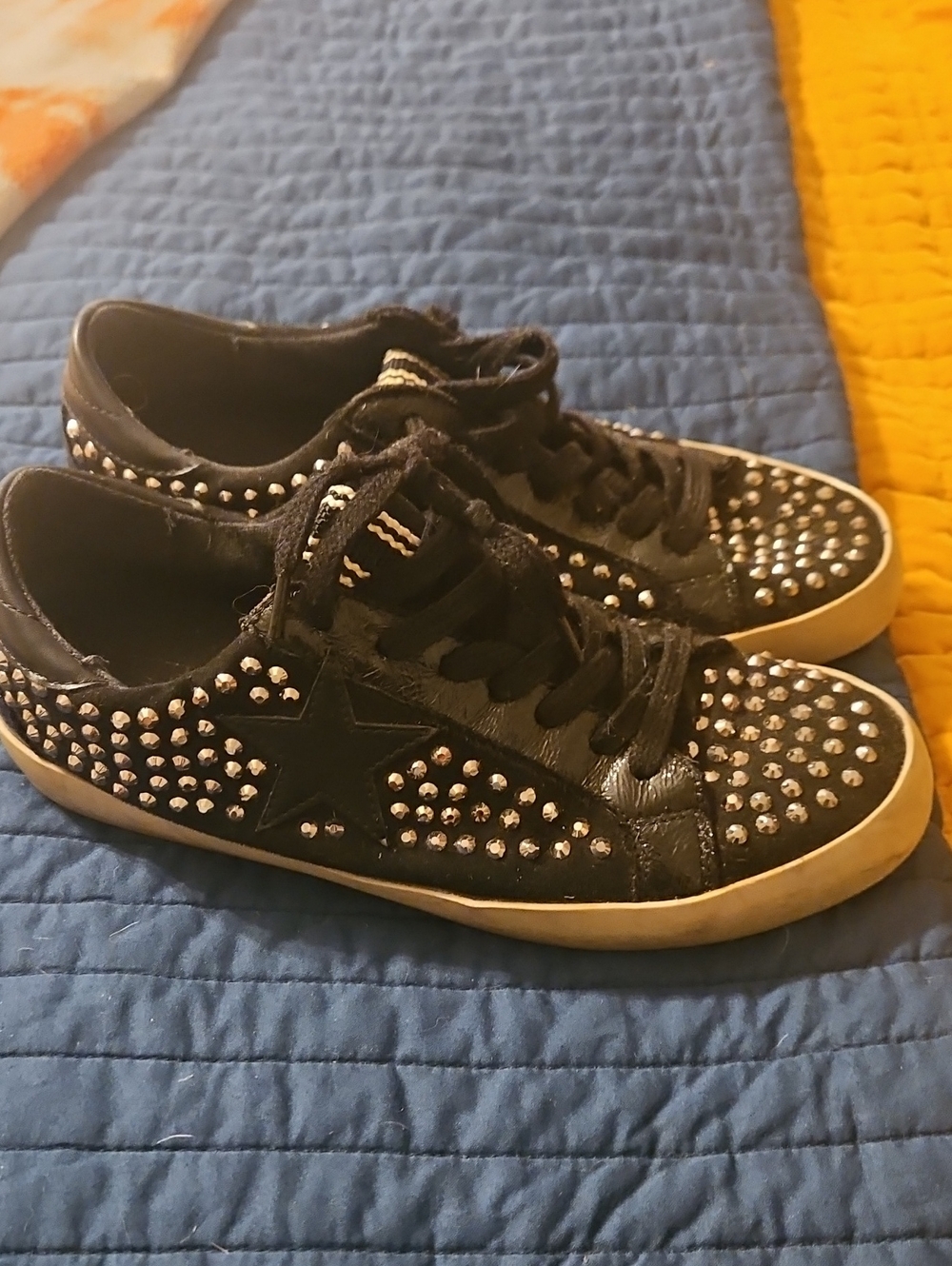 ShuShop Black Studded Low-Top Sneakers with Star Accent